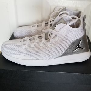NEW JORDAN REVEAL SZ 10.5 WHITE nike silver